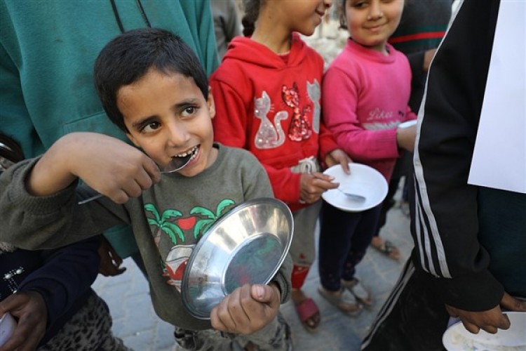 Çin'in Gazze'ye sağladığı gıda yardımı Mısır'a ulaştı
