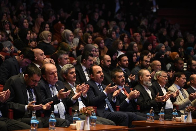 Bakan Tekin: "Medeniyetleri inşa eden manevi mimarlardır"