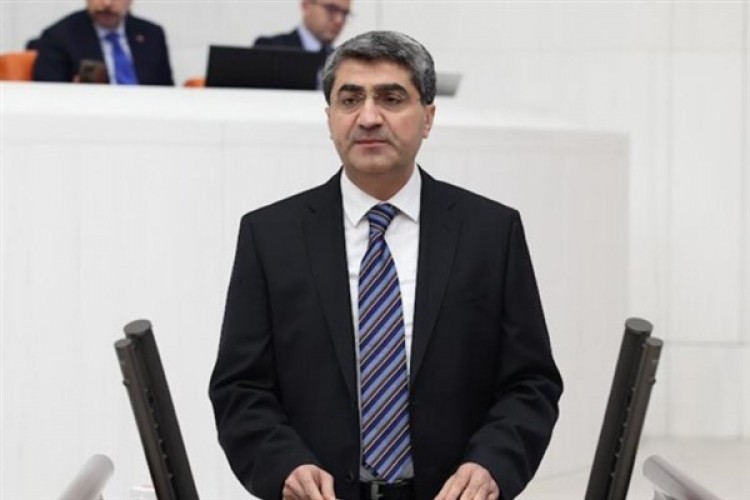 DEVA Partili Ekmen'den seçmene çağrı: Sandığa küsmeyin, demokratik tercihinizi yapın