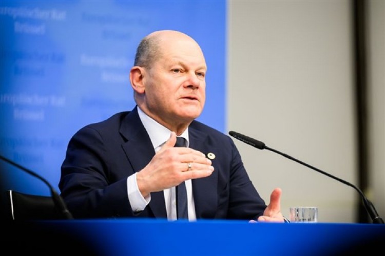 Scholz: Ukrayna'da barış, Rusya'yı dahil etmeden sağlanamaz