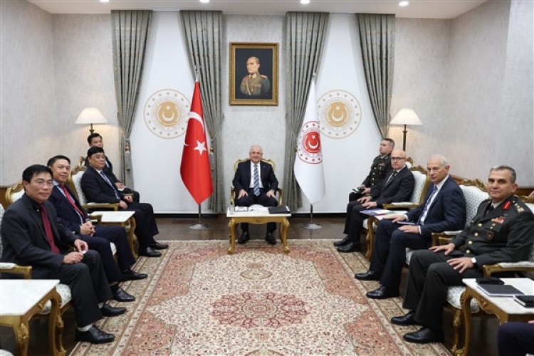 Bakan Güler, Vietnam Savunma Sanayi Başkanı Korgeneral Tuan'ı kabul etti