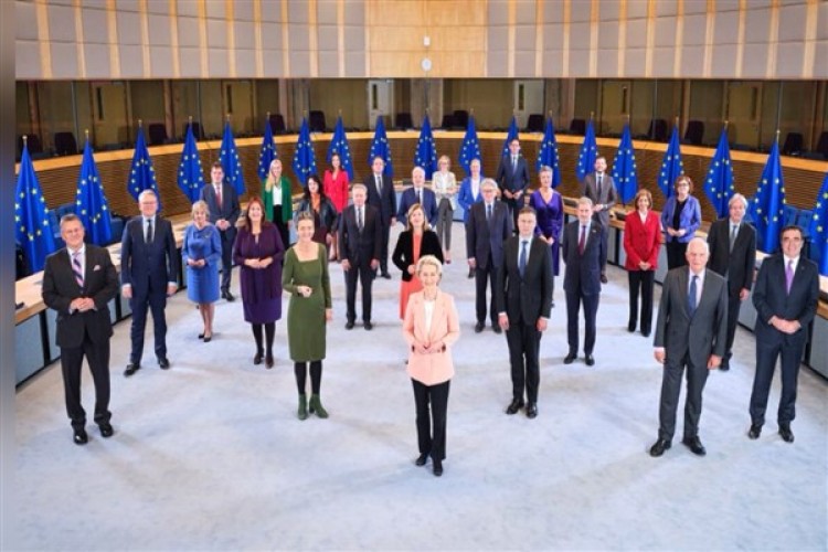 Avrupa Komisyonu: Ukrayna ve Moldova AB katılım müzakerelerinin başlatılması için hazır