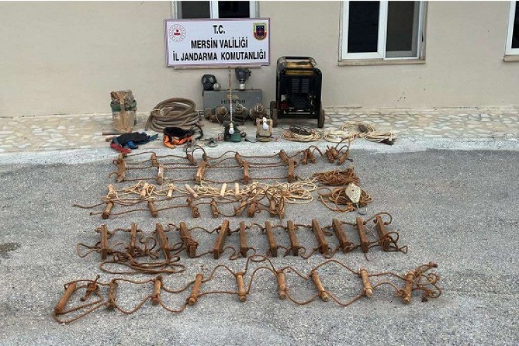 Mersin'de kaçak kazı yapan 5 şüpheli yakalandı