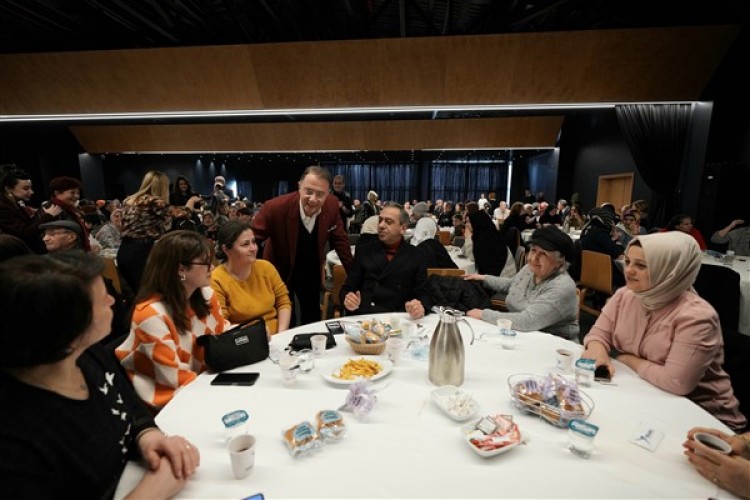 "Gençlerimiz geleceğini yabancı memleketlerde aramasın"