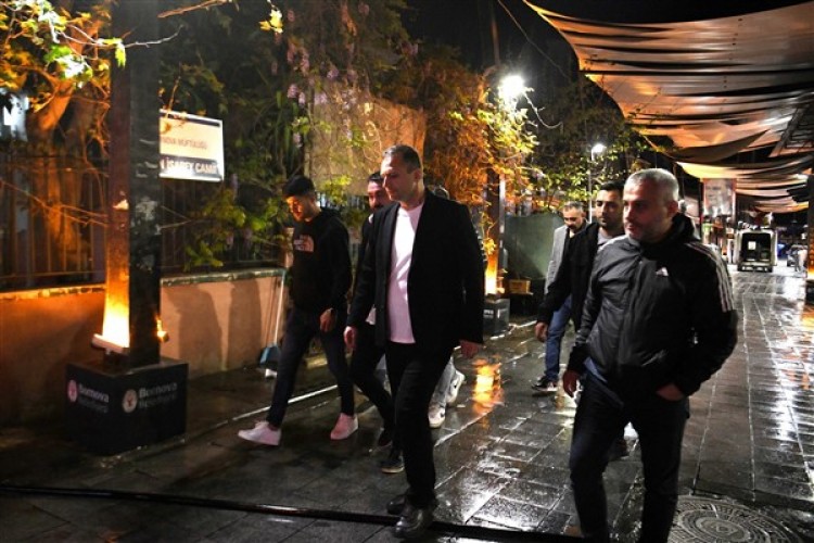 Bornova'da temizlik kutsal mekanlardan başladı