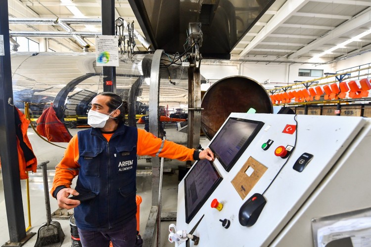 İzmir'de 4 yılda 30 bin tonun üzerinde tıbbi atık, evsel atığa dönüştürüldü