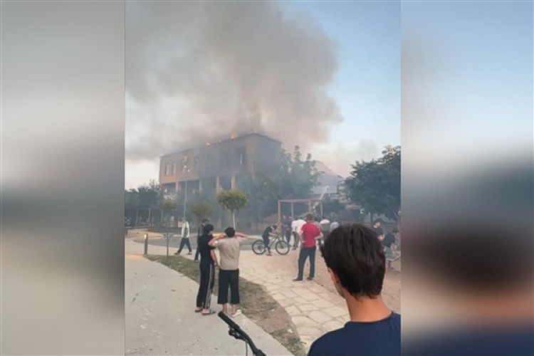 Rusya'nın güneyinde sinagog ve Ortodoks kilisesi saldırıya uğradı