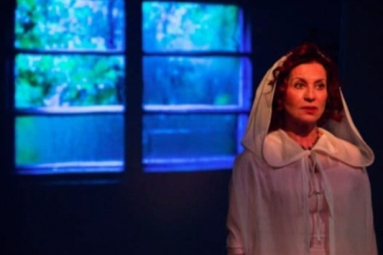 "Dışarıda Hiçbir Şey Var" oyunu sanatseverlerle buluştu