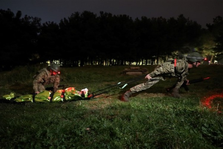 Gece Şartlarında Yaralıya Müdahale ve Sıhhi Tahliye Tatbikatı yapıldı
