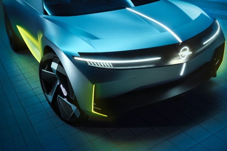 Opel, akıllı ışığın geleceğini gözler önüne seriyor