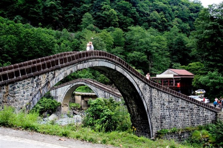 Ulaştırma ve Altyapı Bakanı Uraloğu, Artvin'de