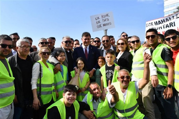 İzmir Büyükşehir Belediye Başkanı Tugay, Dünya Romanlar Günü'nü kutladı