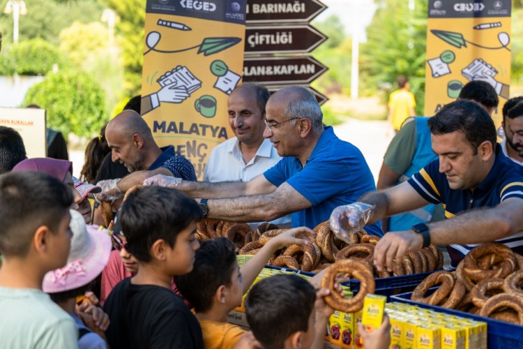 Başkan Er, Yaz Okulu öğrencileri ile doğa yürüyüşü yaptı