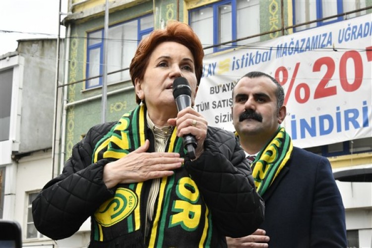 Akşener: "AK Parti'nin varlığından CHP, CHP'nin varlığından AK Parti memnunmuş"