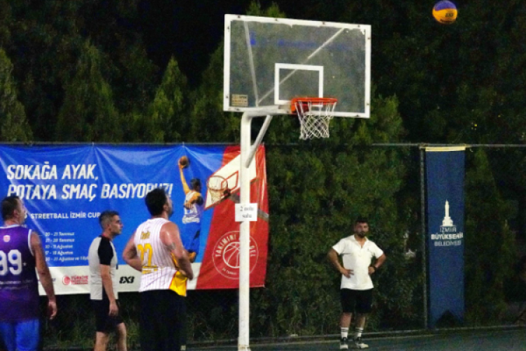 İzmir'de 3x3 Streetball İzmir Cup 2024'ün ilk etabı yapıldı