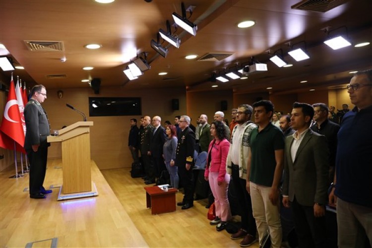 MSB'den basın mensuplarına savunma muhabirliği eğitimi