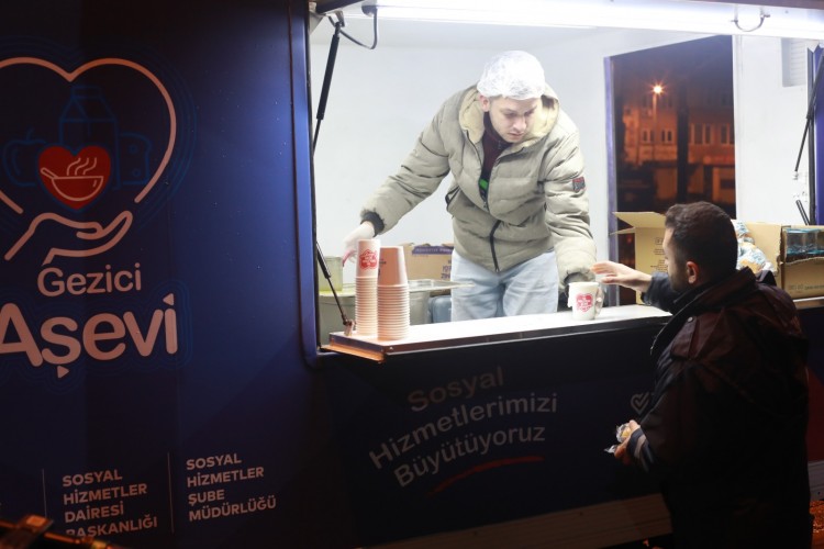 İBB'nin Gezici Aşevleri hizmete girdi