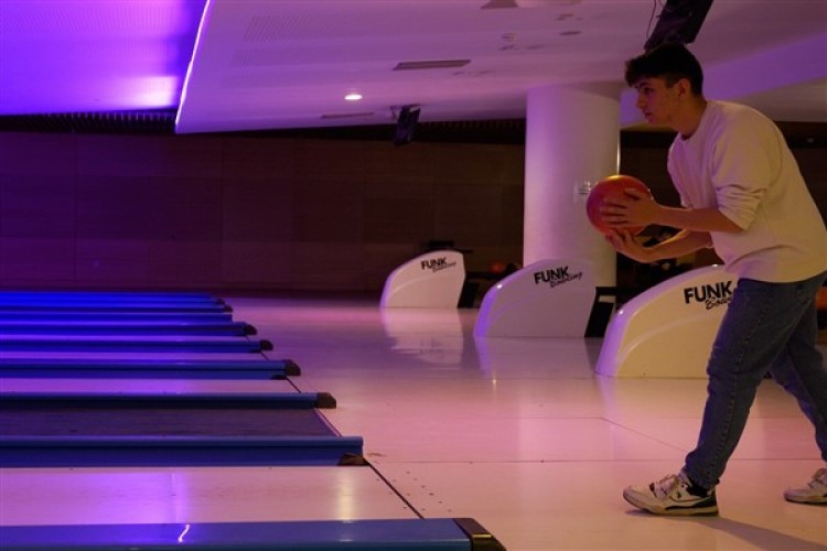 Tuzla'da Liseler Arası Bowling Turnuvası düzenlendi