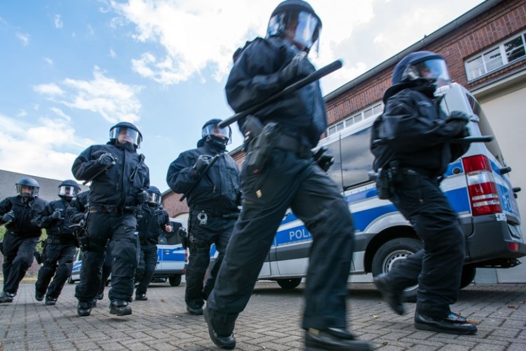 Almanya'da radikal islamcı üç kişi gözaltına alındı