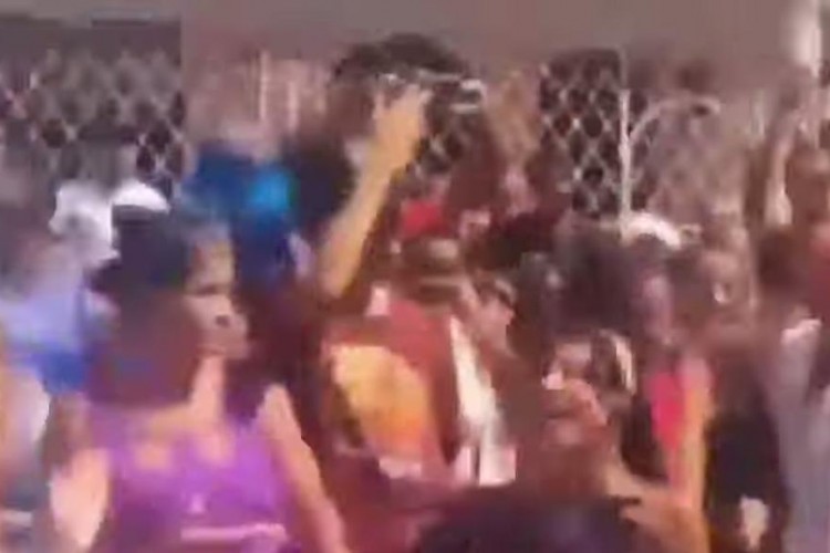 Küba ABD'yi ülkedeki protestoları alevlendirmekle suçladı