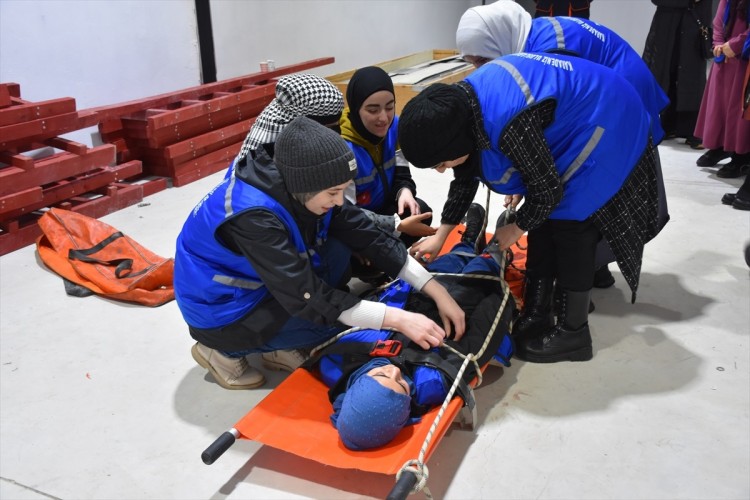 25 ülkeden öğrenci uygulamalı eğitimde