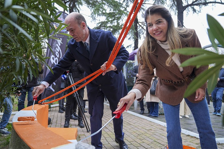 Filli Boya, "Hayata 1 Renk Neşe" hareketini başlattı