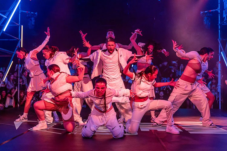 "Grace The Stage" sona erdi