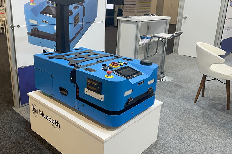 Geleceğin endüstriyel dönüşümü için robot zirvesinde