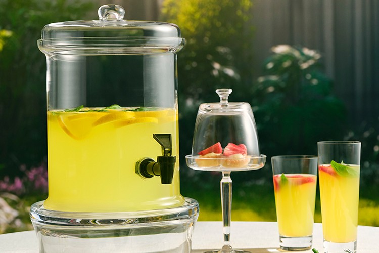 Yaz partilerinin yıldızları Paşabahçe Mağazaları'nda