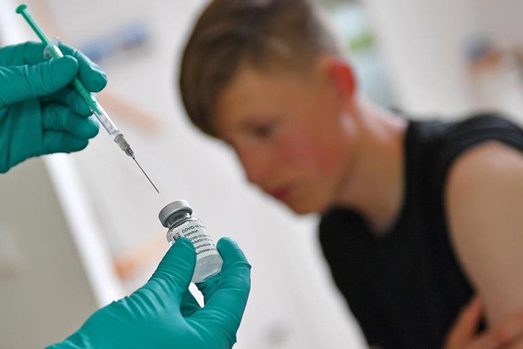 15 yaş üzerine aşı sırası açıldı