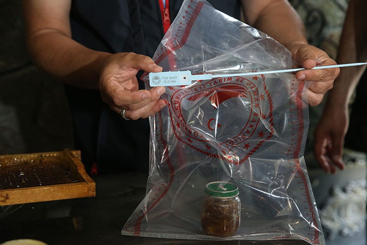 Anzer balından numune alındı