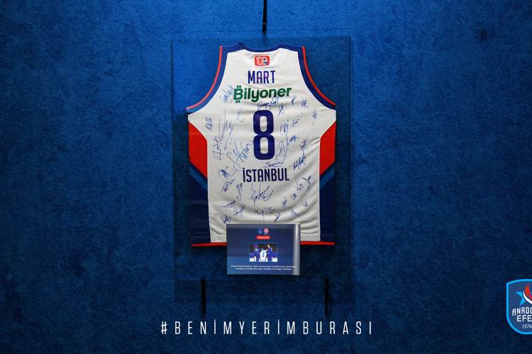 Anadolu Efes'in 8 Mart Dünya Kadınlar Günü Özel İmzalı Forması Kulüpteki Yerini Aldı