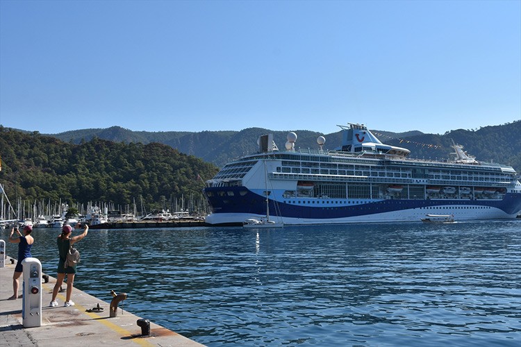 "Marella Discovery" kruvaziyeri Marmaris'e 1771 yolcu getirdi