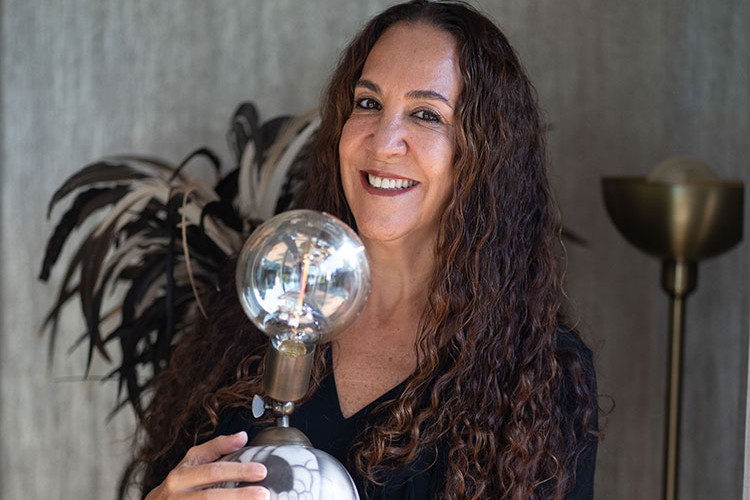 Aşk İle Yoğrulanın Işıkla Buluşması