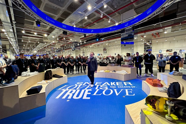 SNEAKS UP İSTANBUL'DAKİ EN BÜYÜK MAĞAZASINI MALL OF İSTANBUL'DA AÇTI