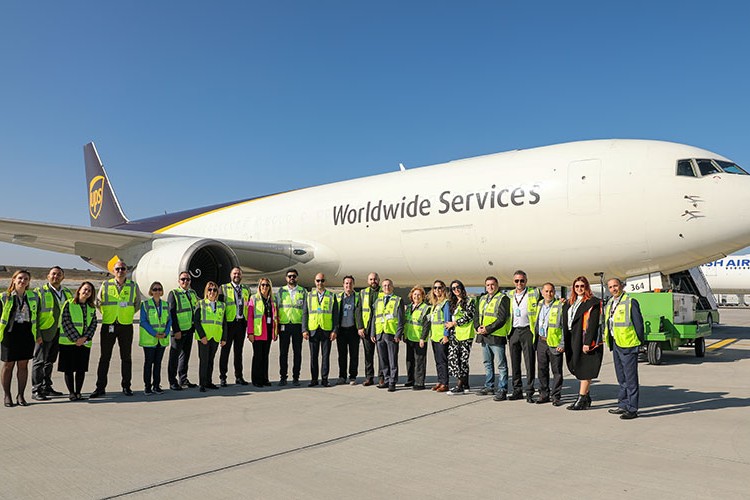 UPS Türkiye'deki 300. uçuşunu kutluyor