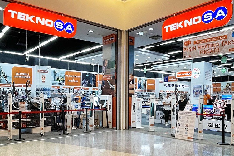 Adana'da yenilenen mağazasıyla hizmete başladı