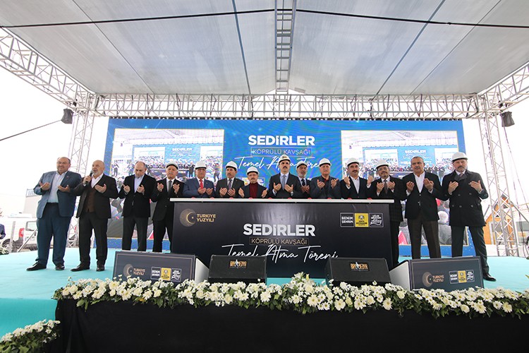 "Şehrimize Hizmet Üretiyoruz