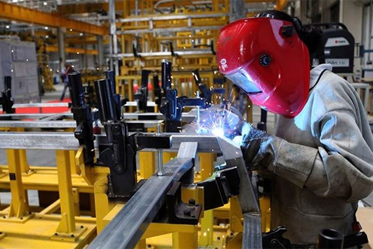 Sanayi üretimi yüzde 2.3 azaldı