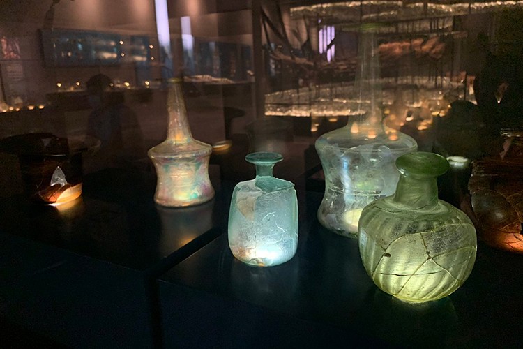 Dünyada 2000 cam üretim tesisi var