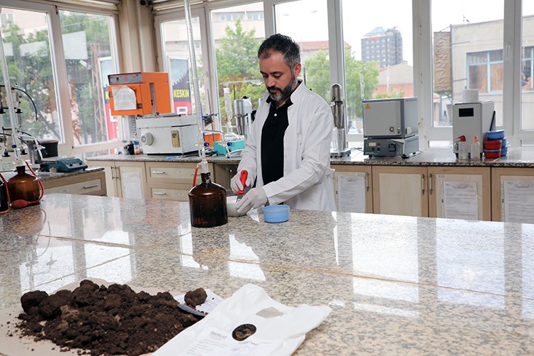 1.500 çiftçinin toprak analizi Talas Belediyesi'nden