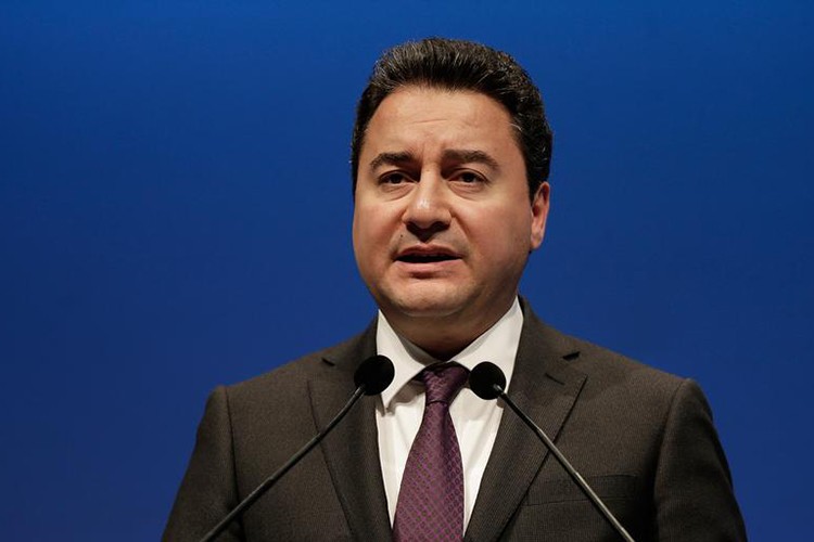 Babacan AKP'den istifa etti