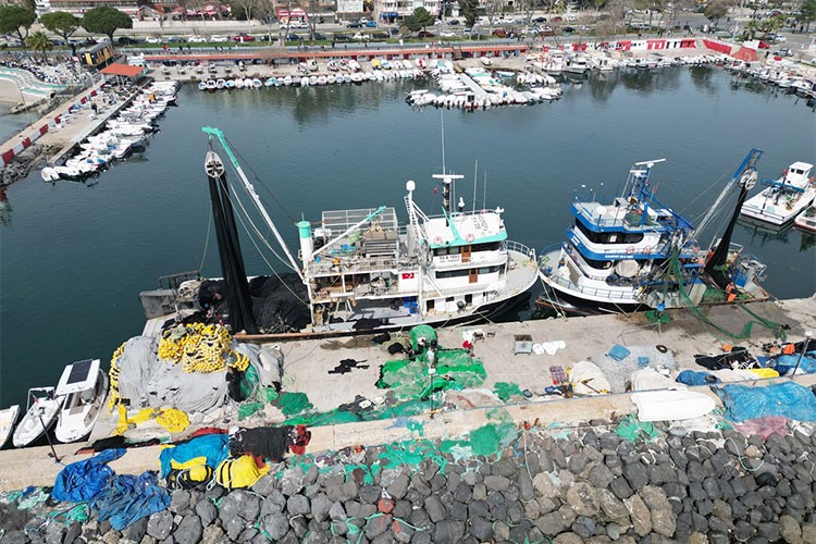 Tekirdağlı balıkçılar müsilaj nedeniyle erken paydos etti