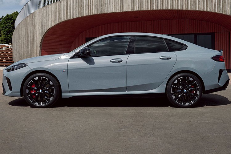 Yeni BMW 220 Gran Coupé yollarda