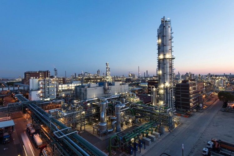 Alman sanayiciler, ekonomide bu yıl durgunluk bekliyor