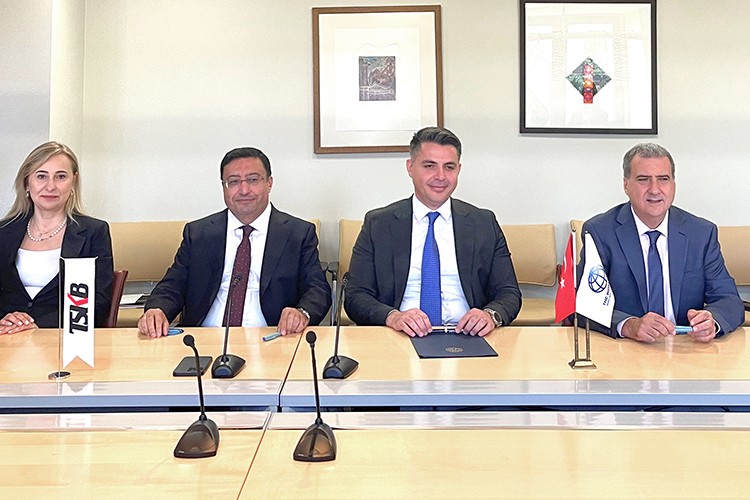 TSKB 345 milyon dolarlık anlaşmalara imza attı