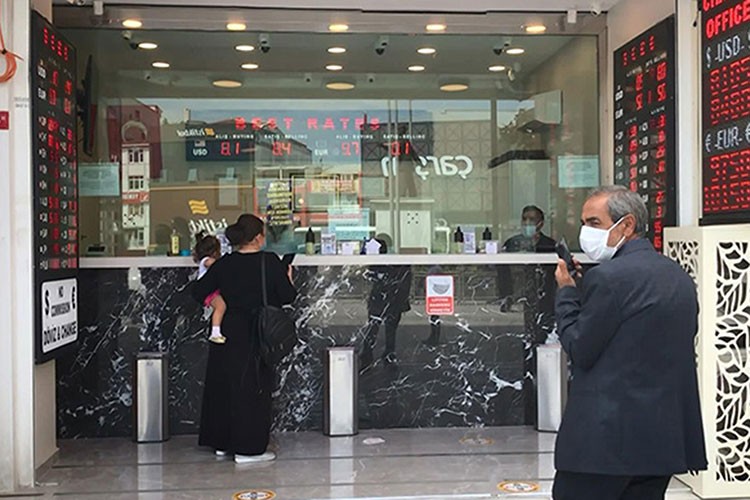 Dolar 33.98'den açıldı