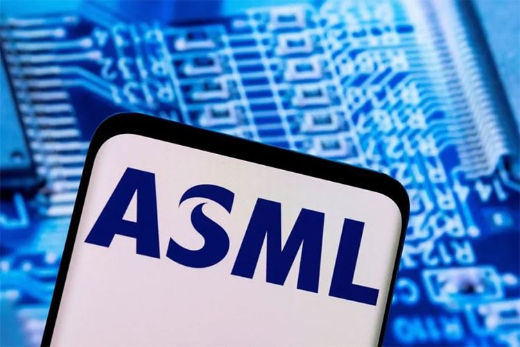 ASML, satışlarını iki katına çıkarmayı hedefliyor