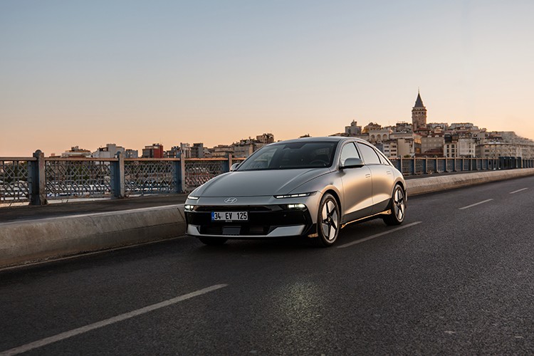 IONIQ 6 yenilendi türkiye'ye geldi