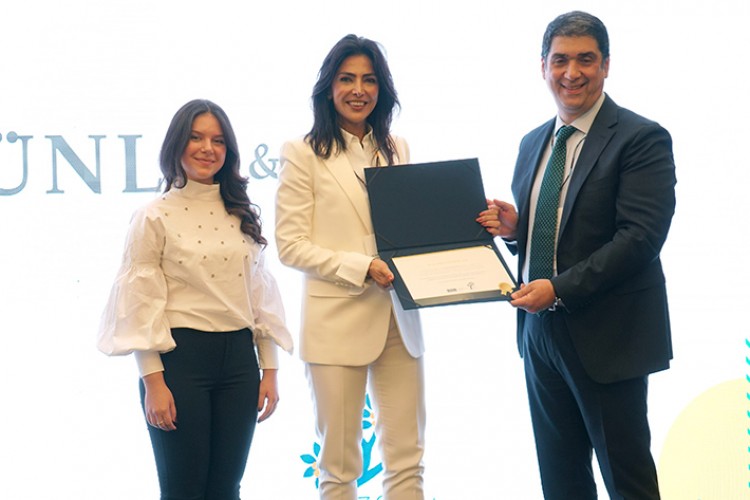 Kadınlarla Güçlendirilmiş Yönetim Kuruluna Özel Ödül